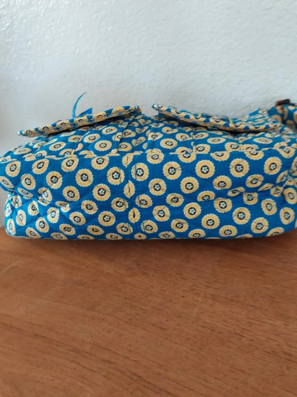 vera bradley rivera Blue and yellow circular patterned crossbody bag with adjust